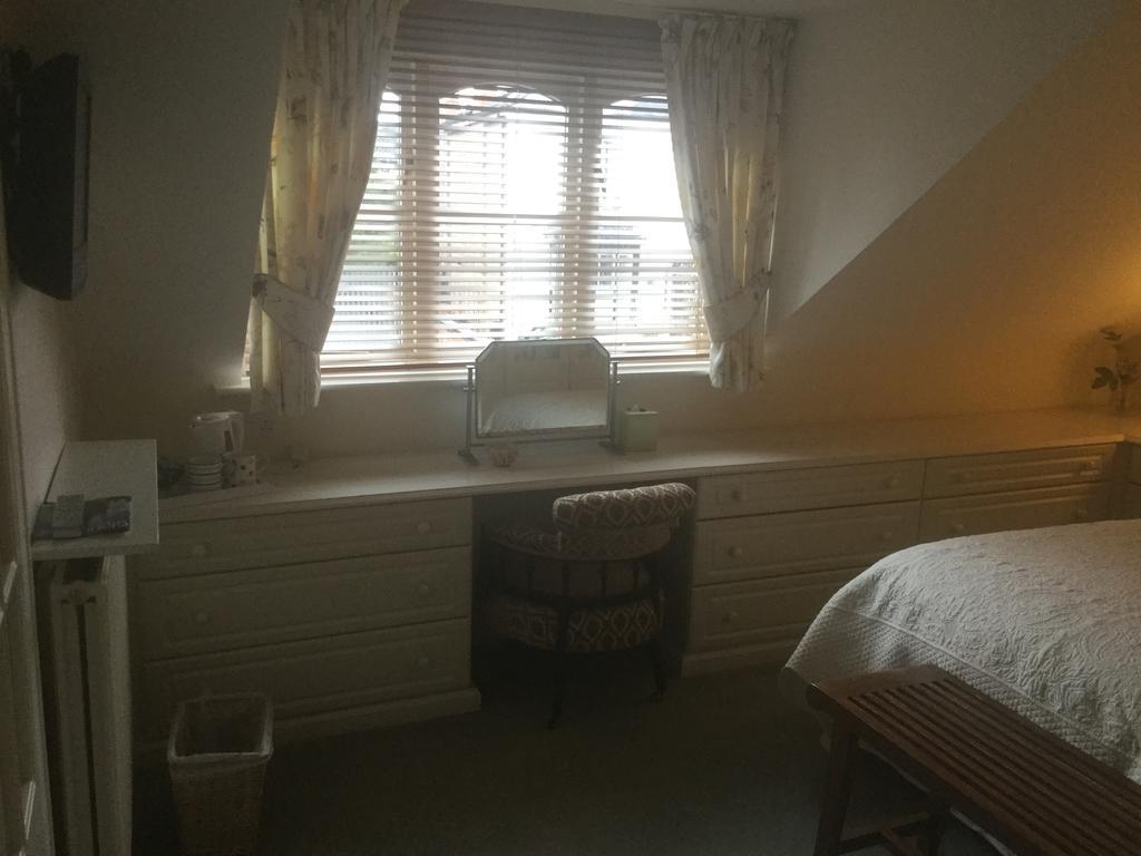The Mulberry House Bed & Breakfast Gloucester Exterior photo